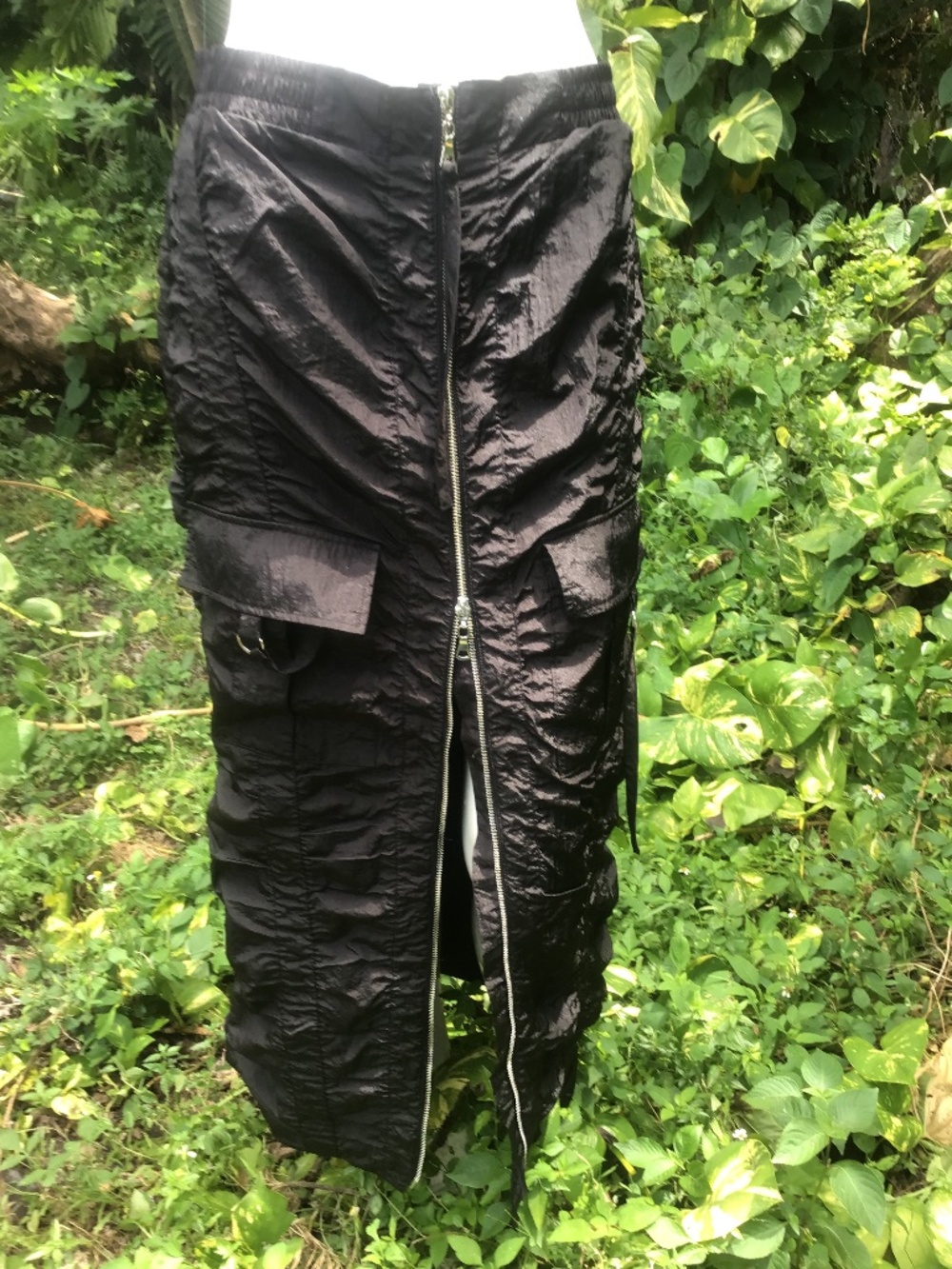 Vintage forever 21 nylon skirt with zipper and pockets